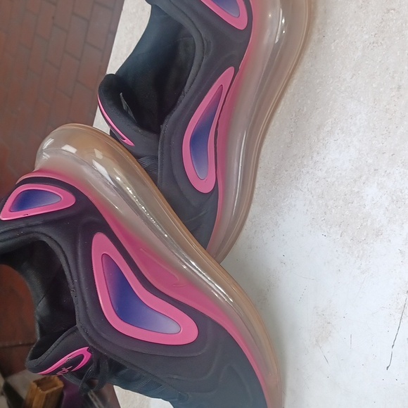 Nike Airmax 720 - Picture 5 of 9